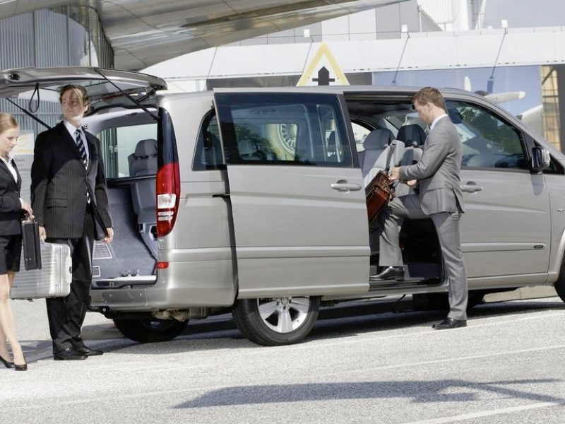 transporte-al-aeropuerto-desde-magdalena-en-minivan-D_NQ_NP_613096-MPE25751668924_072017-F